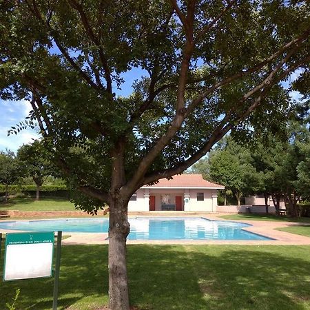 Pecanwood Estate Cosy 3 Bedroom Villa With Pool Hartbeespoort Exterior photo