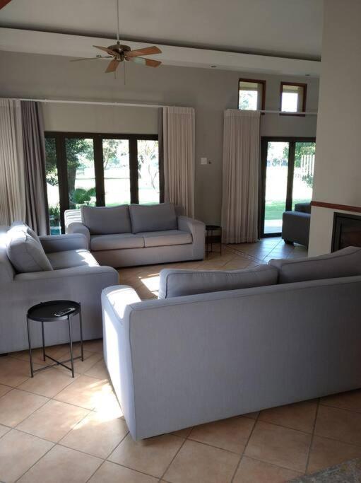 Pecanwood Estate Cosy 3 Bedroom Villa With Pool Hartbeespoort Exterior photo