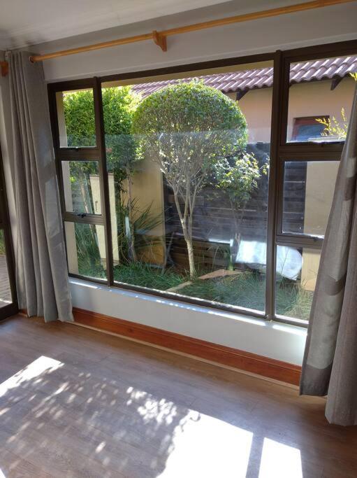 Pecanwood Estate Cosy 3 Bedroom Villa With Pool Hartbeespoort Exterior photo