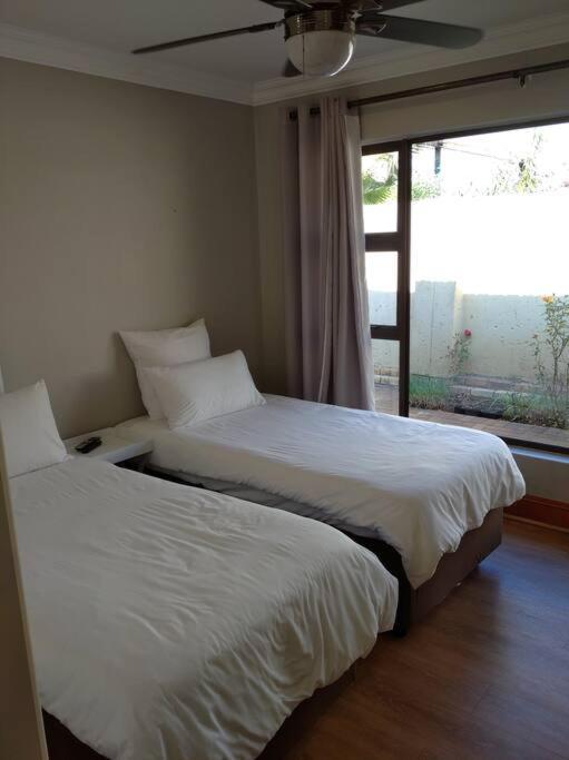 Pecanwood Estate Cosy 3 Bedroom Villa With Pool Hartbeespoort Exterior photo