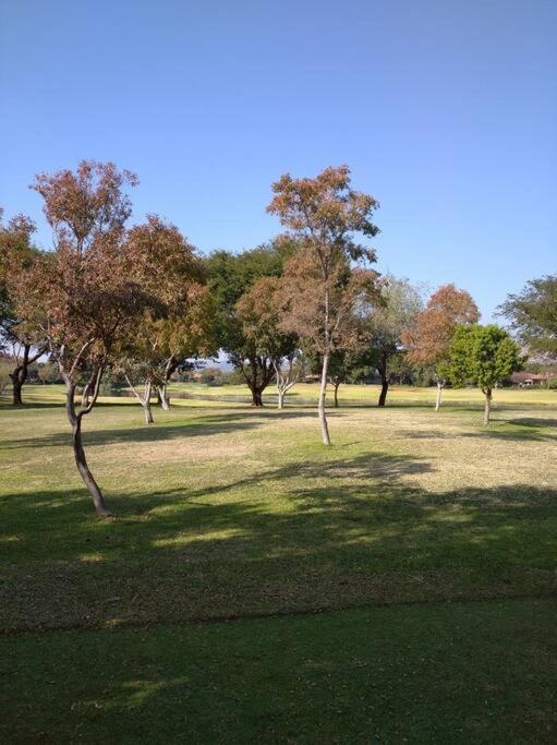 Pecanwood Estate Cosy 3 Bedroom Villa With Pool Hartbeespoort Exterior photo